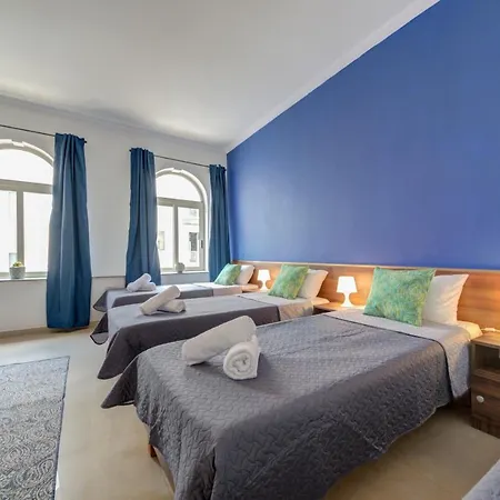 Few Minutes Across Portomaso Lane St Julains Apartment Apartmán *
